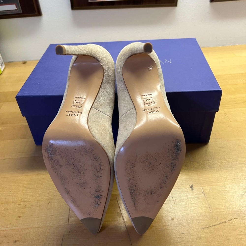 Stuart Weitzman - Picture 2 of 3